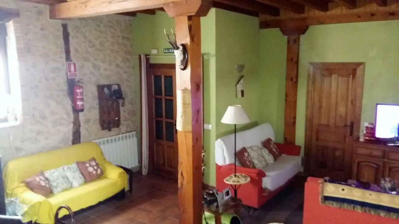 Torremocha de Ayllón Casa Rural Calle Real Bed & Breakfast エクステリア 写真