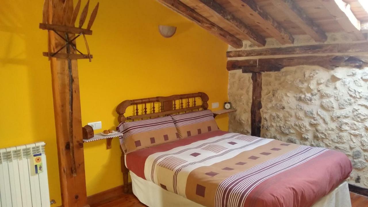Torremocha de Ayllón Casa Rural Calle Real Bed & Breakfast エクステリア 写真