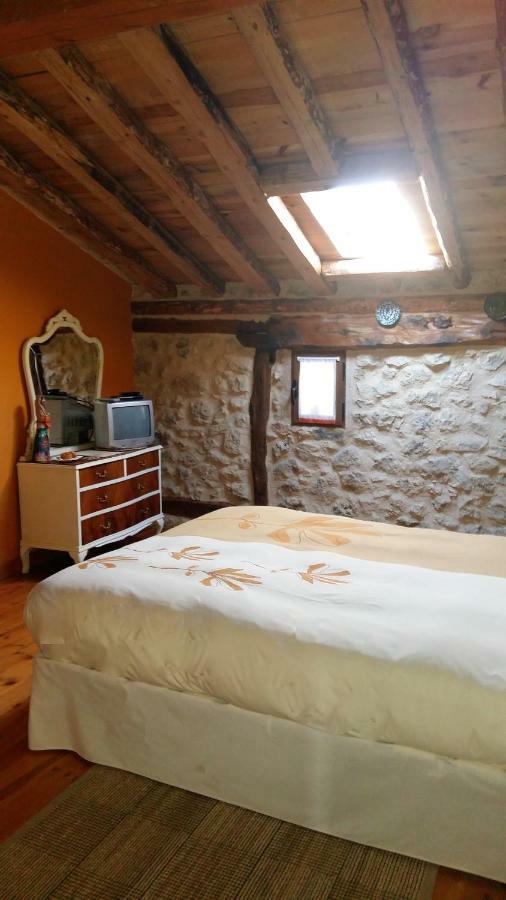 Torremocha de Ayllón Casa Rural Calle Real Bed & Breakfast エクステリア 写真