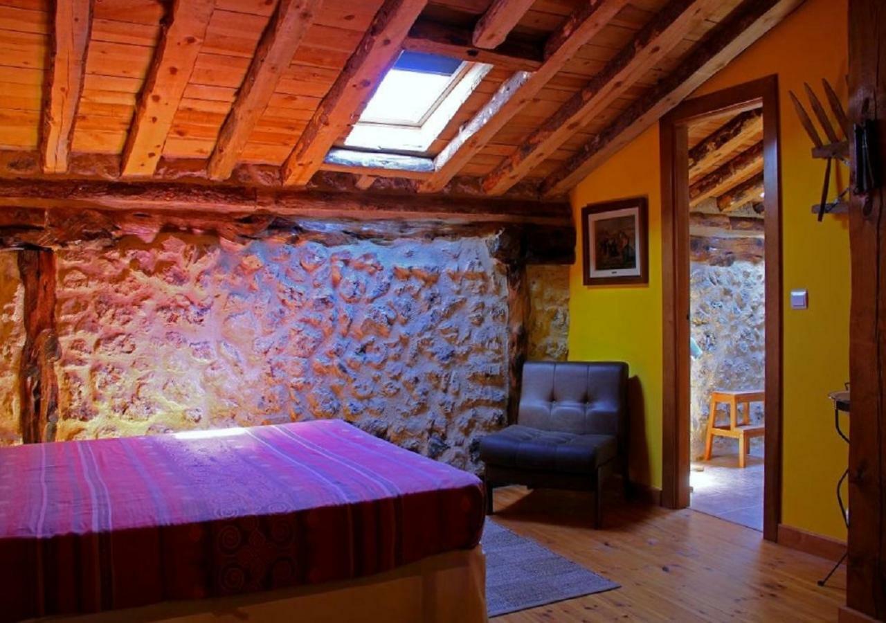 Torremocha de Ayllón Casa Rural Calle Real Bed & Breakfast エクステリア 写真