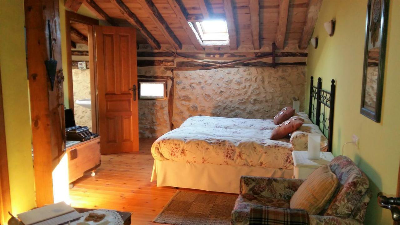 Torremocha de Ayllón Casa Rural Calle Real Bed & Breakfast エクステリア 写真